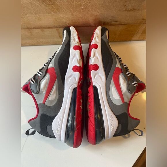 Nike Air Max 270 React Red Black White Sz 6Y - Picture 3 of 6